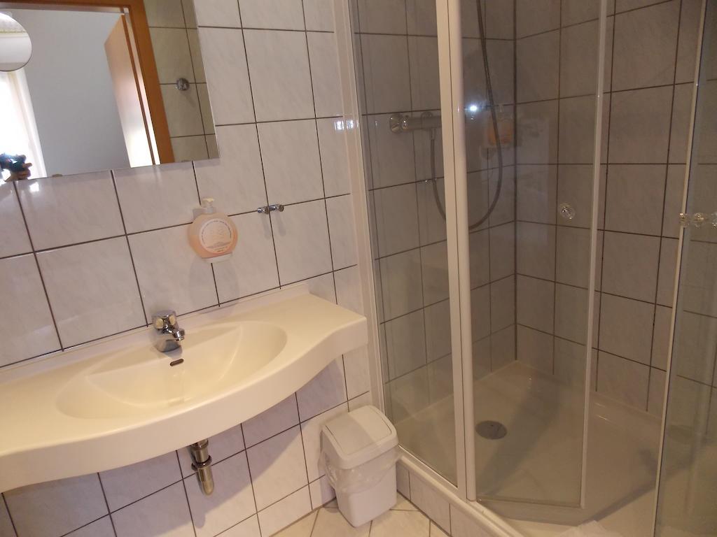 Gasthof Und Landhotel Zur Ausspanne Klipphausen الغرفة الصورة