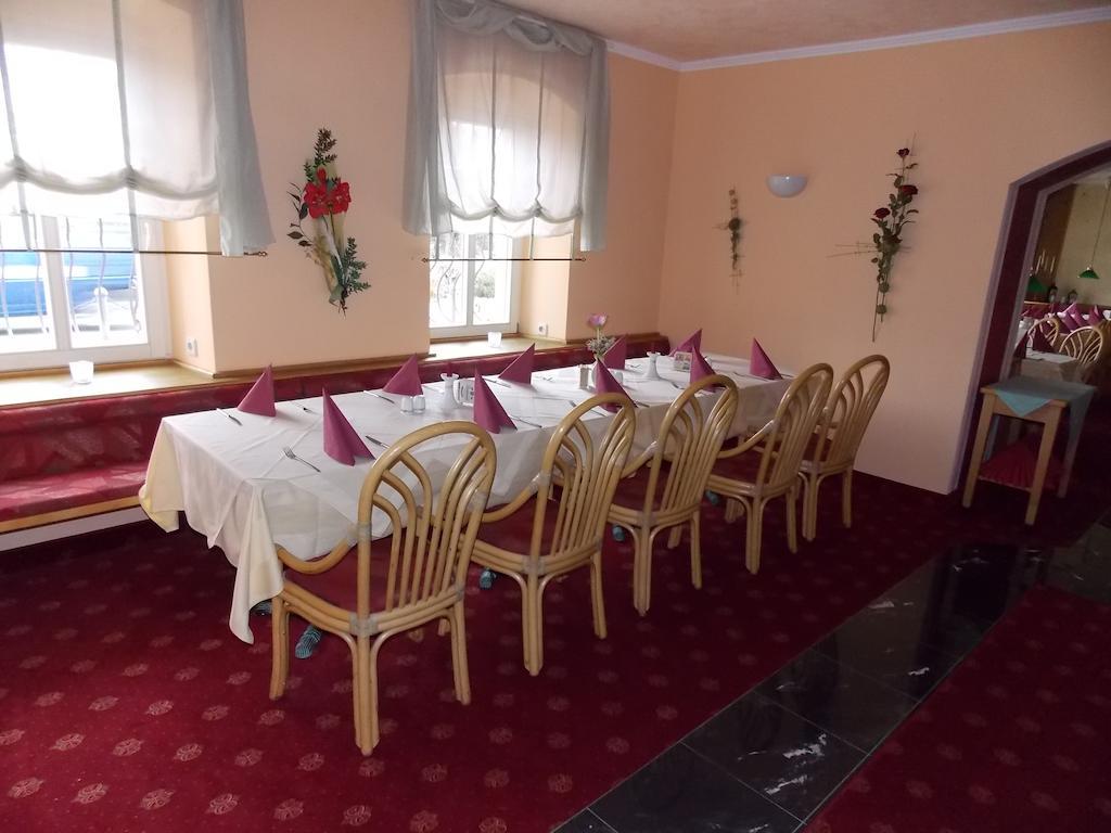 Gasthof Und Landhotel Zur Ausspanne Klipphausen المظهر الخارجي الصورة