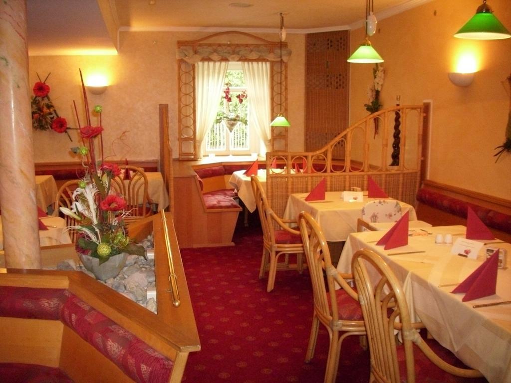 Gasthof Und Landhotel Zur Ausspanne Klipphausen المظهر الخارجي الصورة